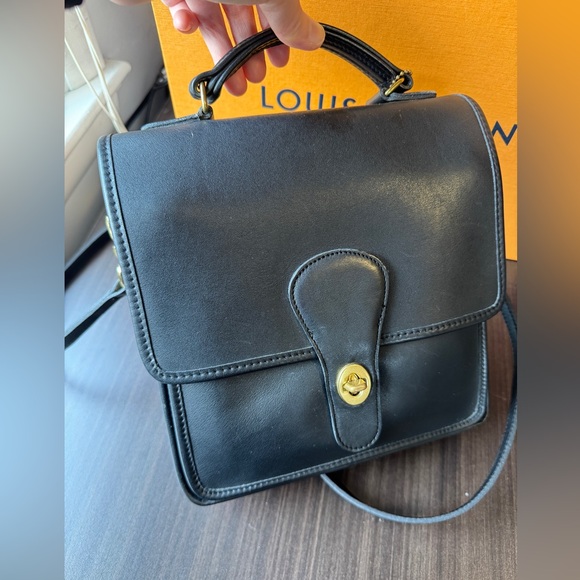 Vintage【COACH】 STATION Black Leather Willis Shoulder Crossbody Bag - Picture 4 of 12